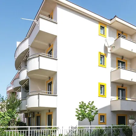 1 Bedroom Beautiful In