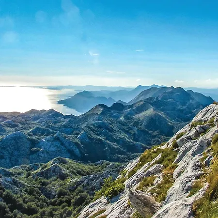 Апартаменти 1 Bedroom Amazing In