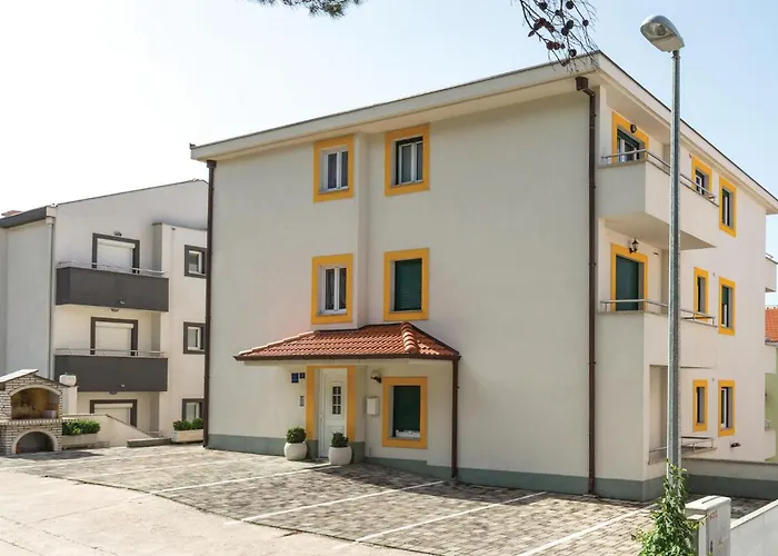 Apartment 1 Bedroom Amazing In *