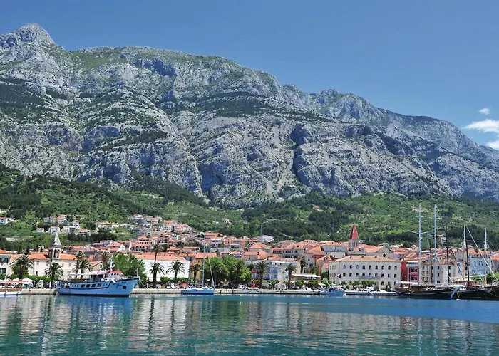 1 Bedroom Amazing In Makarska