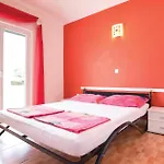 Apartment 1 Bedroom Beautiful In *