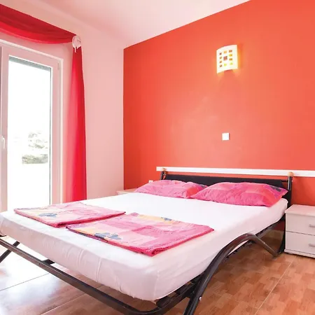 Apartment 1 Bedroom Amazing In *