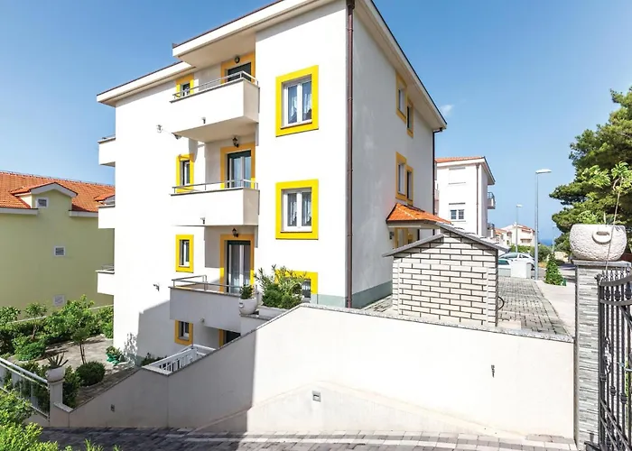 1 Bedroom Amazing In Apartment *