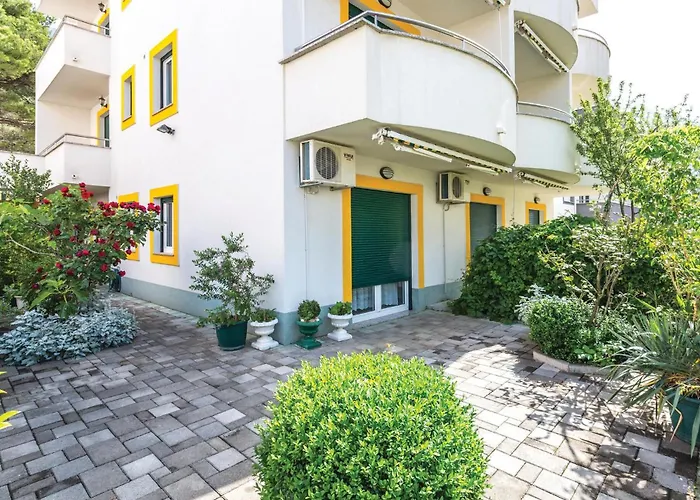 Apartment 1 Bedroom Amazing In Makarska